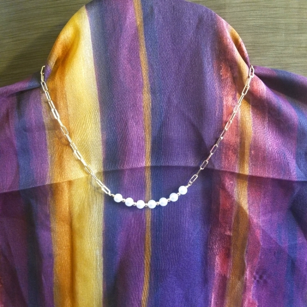 Goldtone Rectangle Link Necklace With Faux White Pearl's.Pre Owned EUC